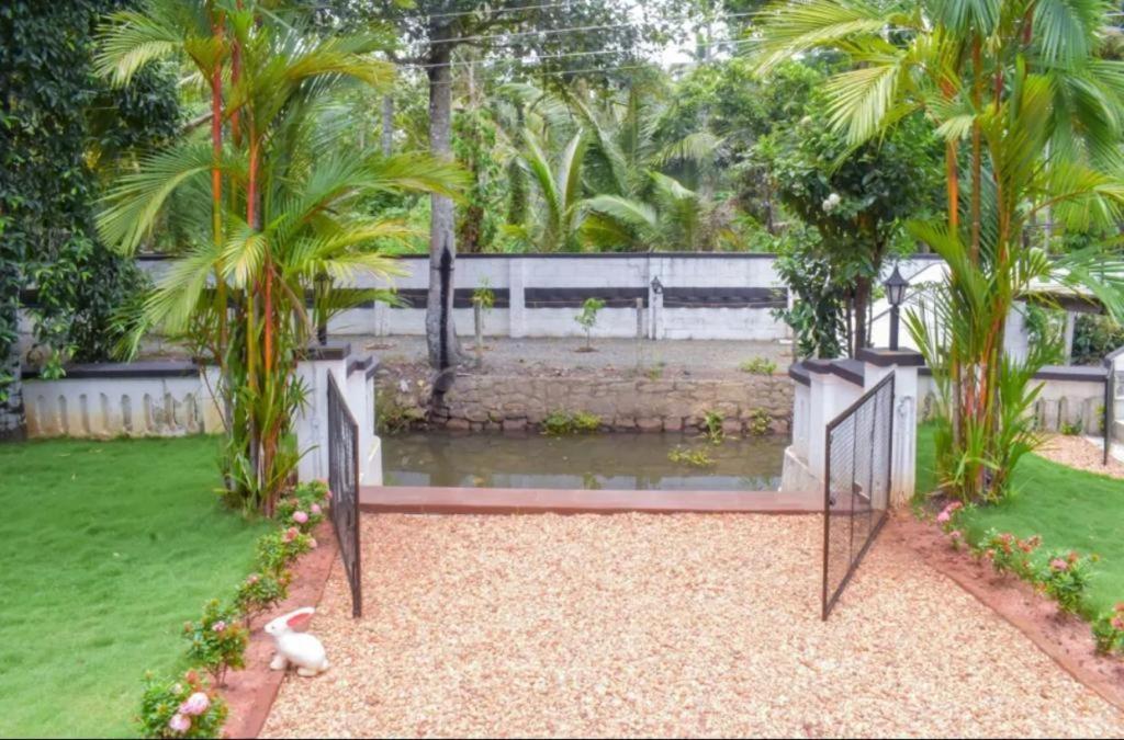 Babira Brookside Heritage Resort Kumarakom Extérieur photo