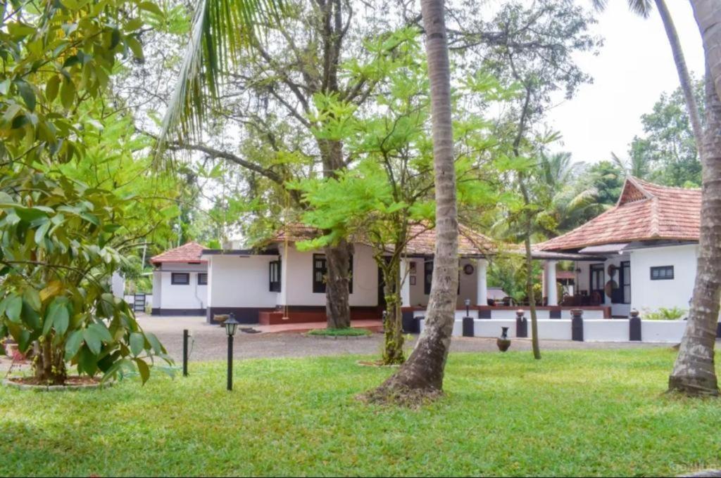 Babira Brookside Heritage Resort Kumarakom Extérieur photo