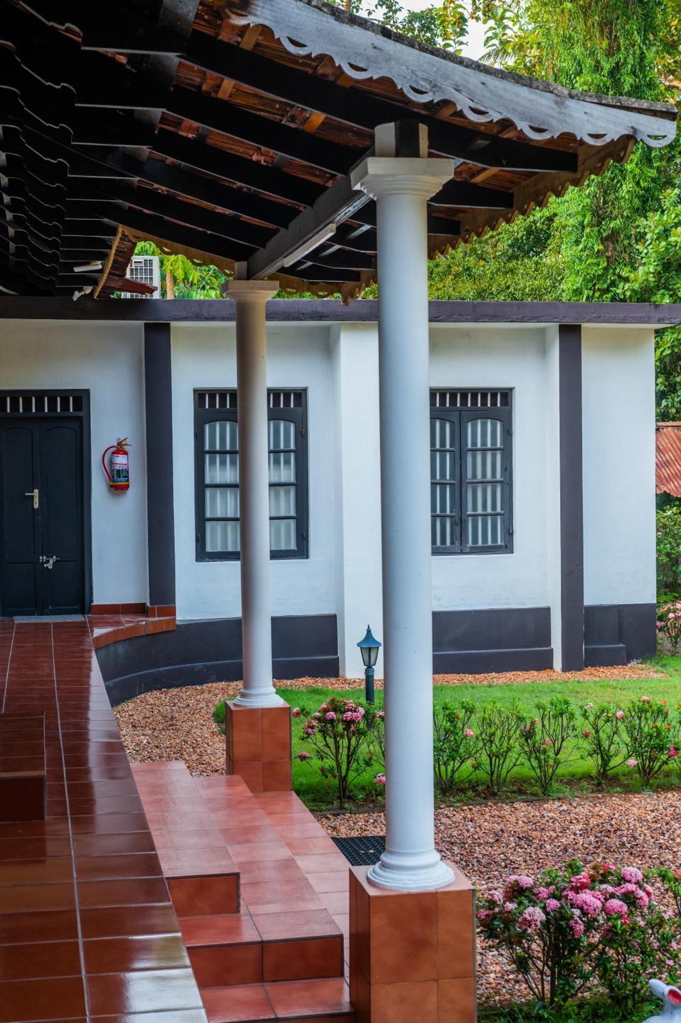 Babira Brookside Heritage Resort Kumarakom Extérieur photo