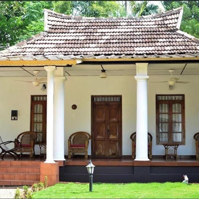 Babira Brookside Heritage Resort Kumarakom Extérieur photo